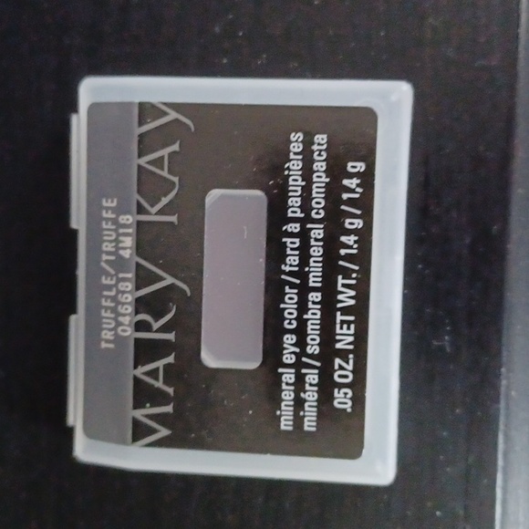 Mary Kay "Truffle" Mineral Eye Colour NEW- BOGO 50% - Picture 3 of 4